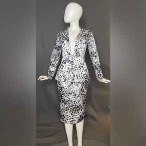 Black/white/gray 2pc suit (skirt waist 26, hip 37, length 27”)